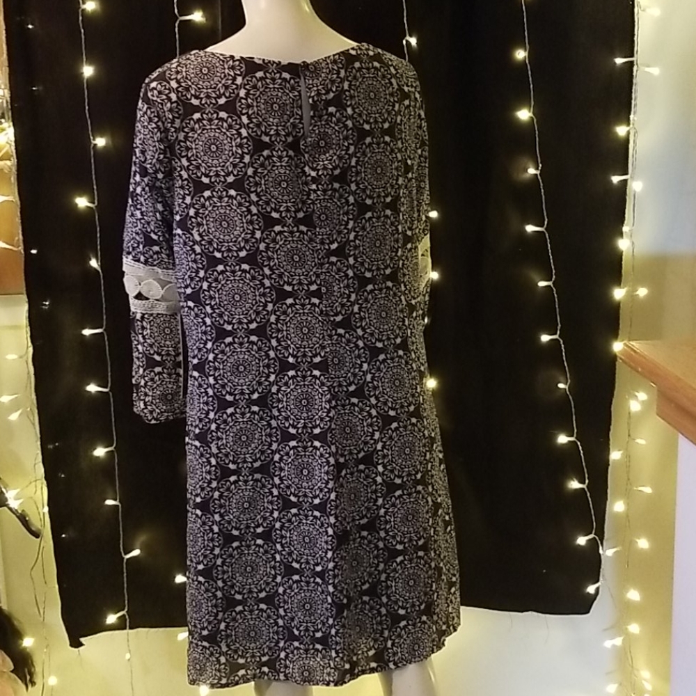 Dress - Picture 3 of 6